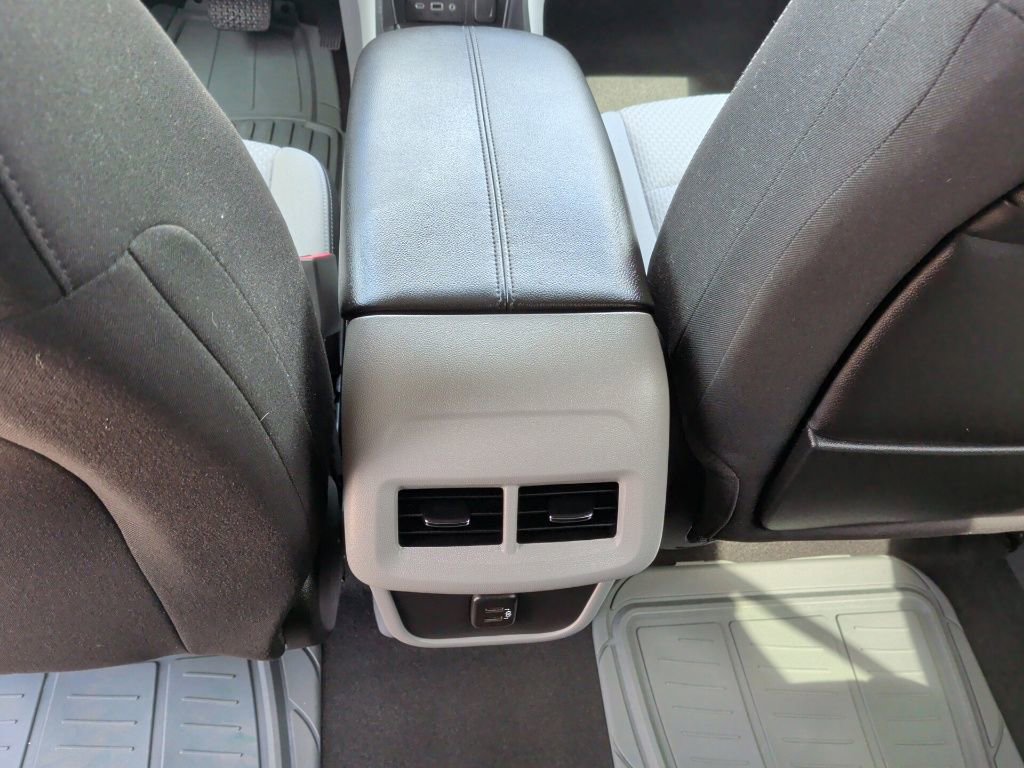 Used 2024 GMC Terrain SLE image 35