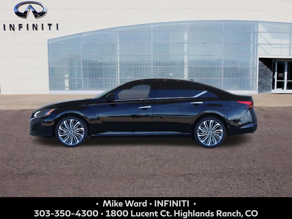 Used 2025 Nissan Altima 2.5 SL AWD/4WD image 2