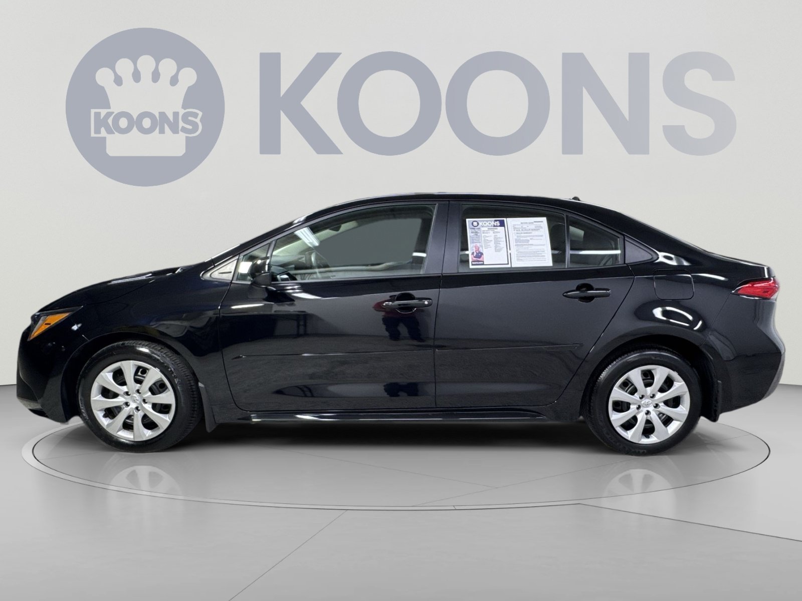 Used 2025 Toyota Corolla LE w/ Convenience Package FWD image 17