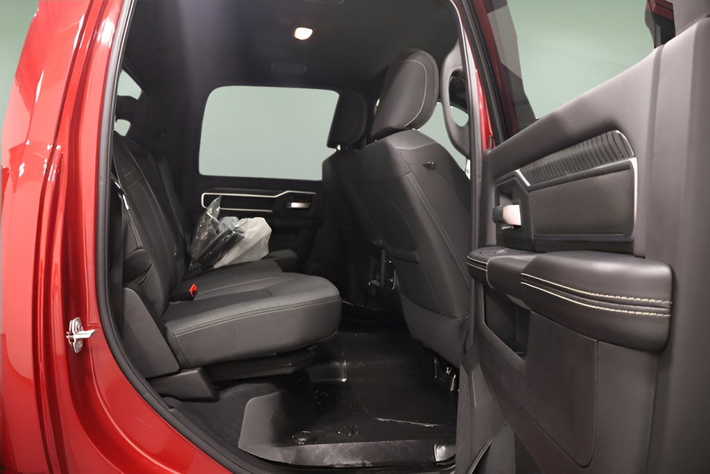 New 2026 RAM 2500 Big Horn AWD/4WD image 17