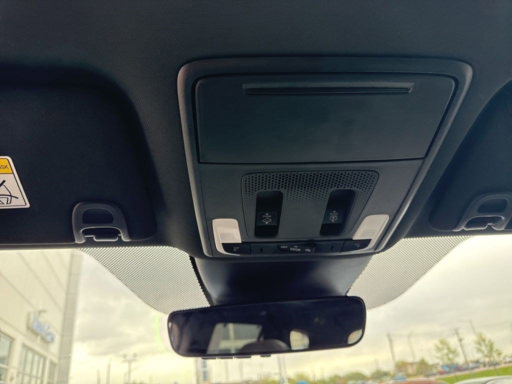 Used 2024 Honda Pilot TrailSport image 29