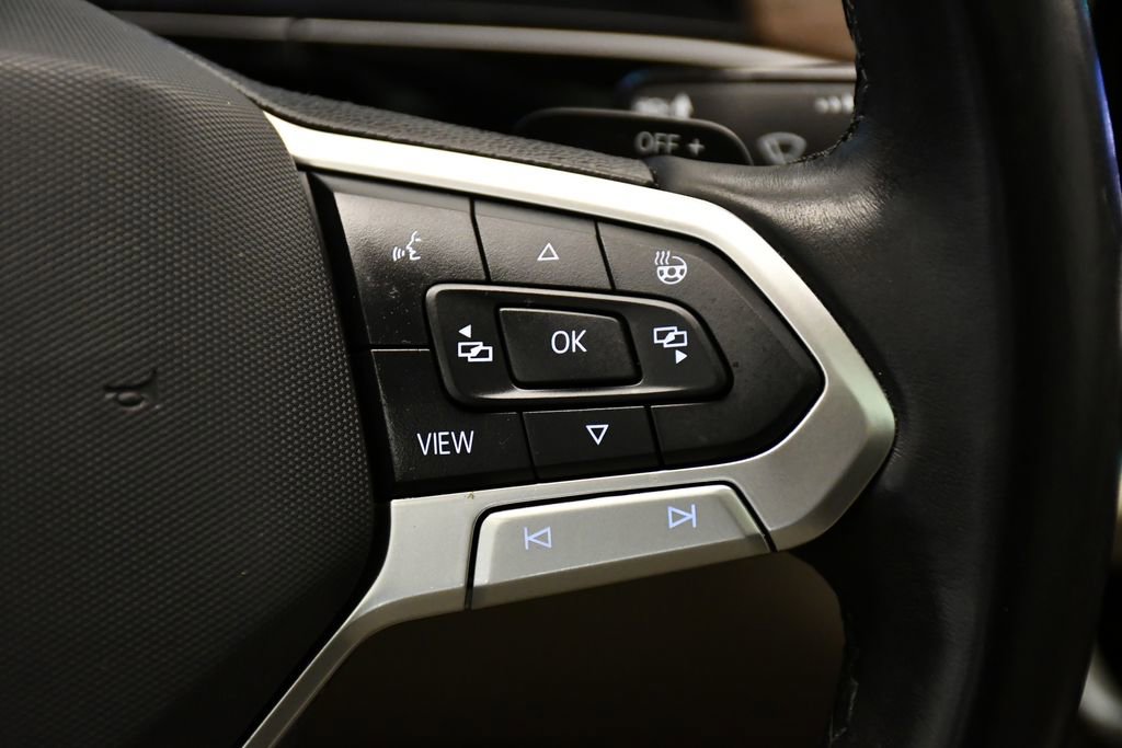 Used 2024 Volkswagen Atlas SEL Premium R-Line image 23