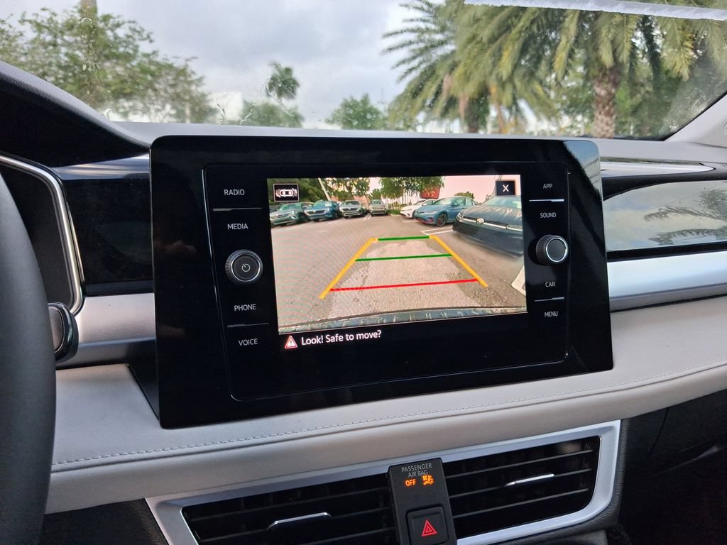 New 2026 Volkswagen Taos SE FWD image 11