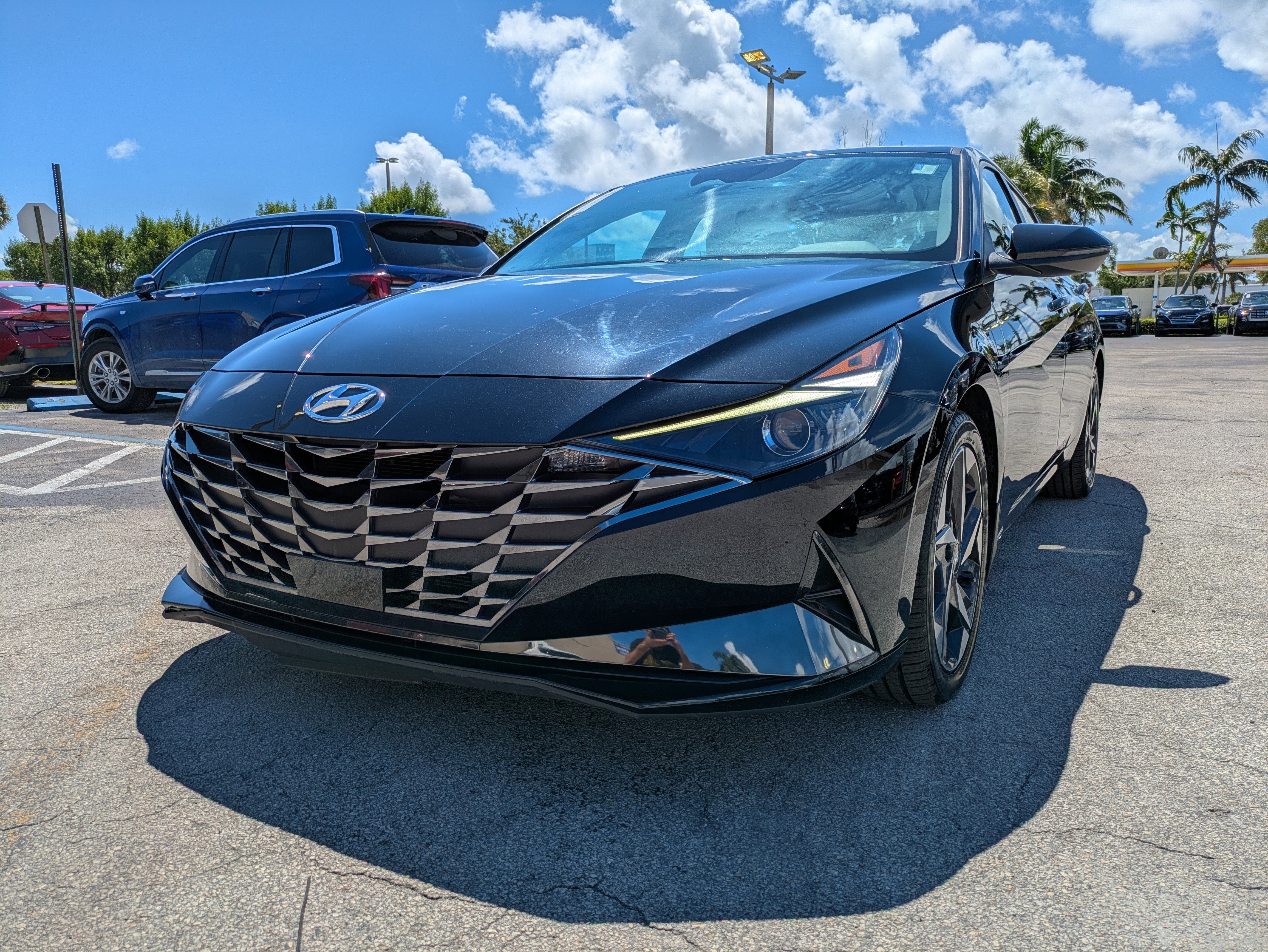 Used 2022 Hyundai Elantra SEL w/ Convenience + Premium Package image 8