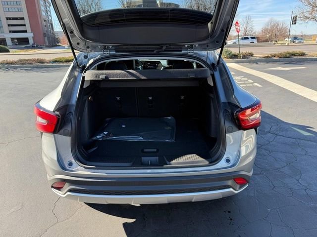 Used 2025 Chevrolet Trax LT w/ Driver Confidence Package FWD image 5