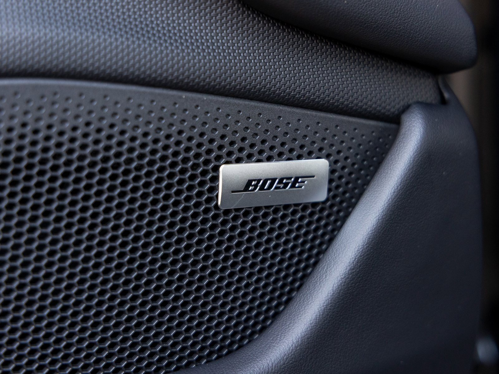 New 2026 Porsche Taycan image 24