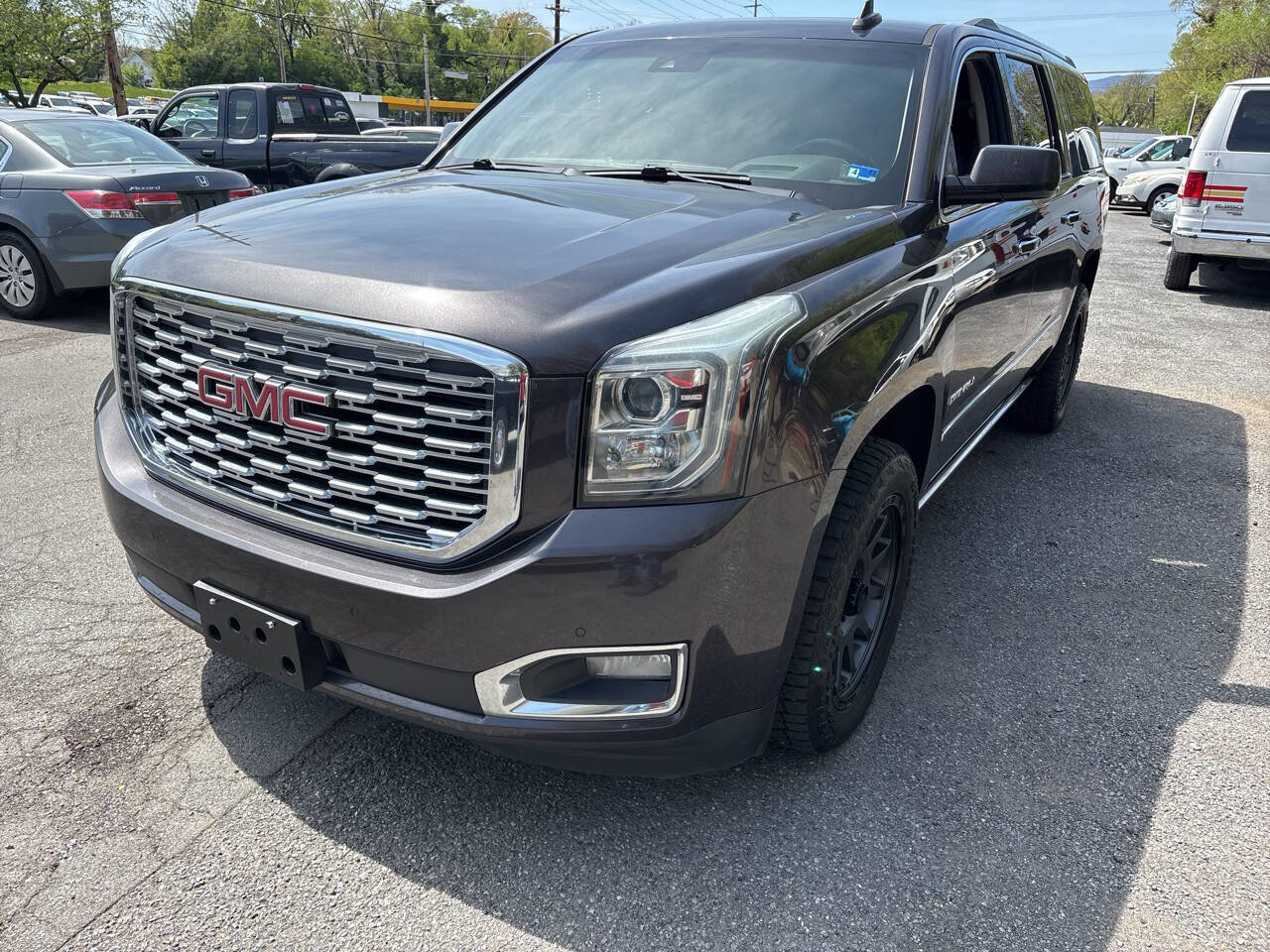 Used 2018 GMC Yukon XL Denali w/ Open Road Package image 2
