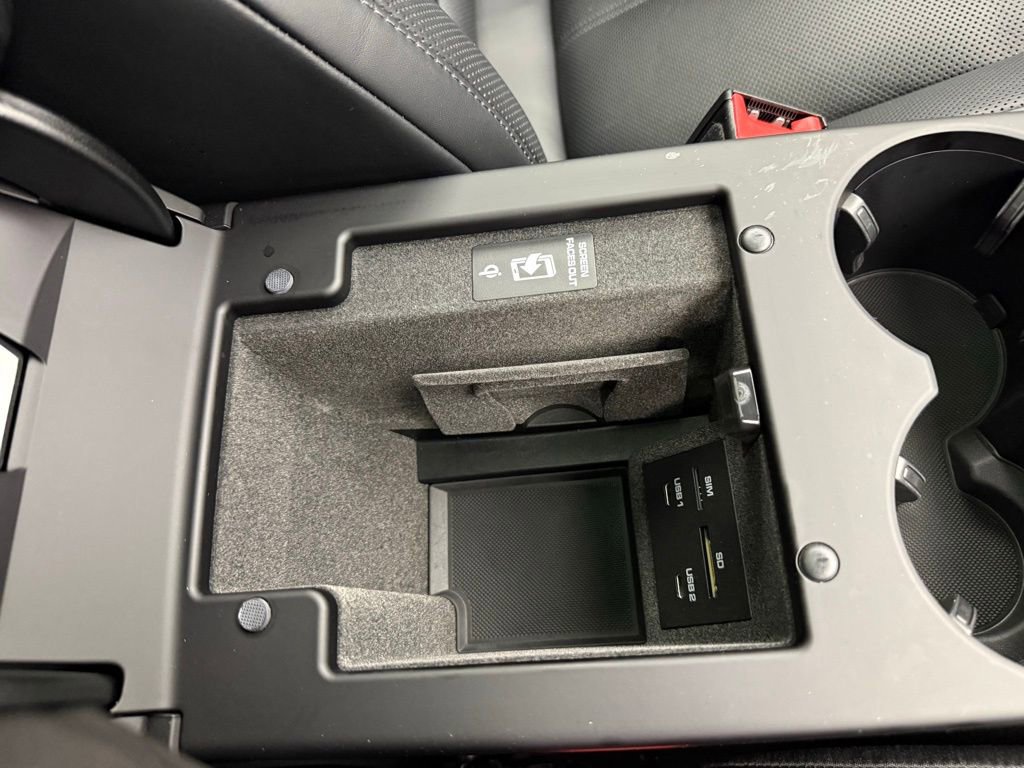 Used 2024 Porsche Macan image 33