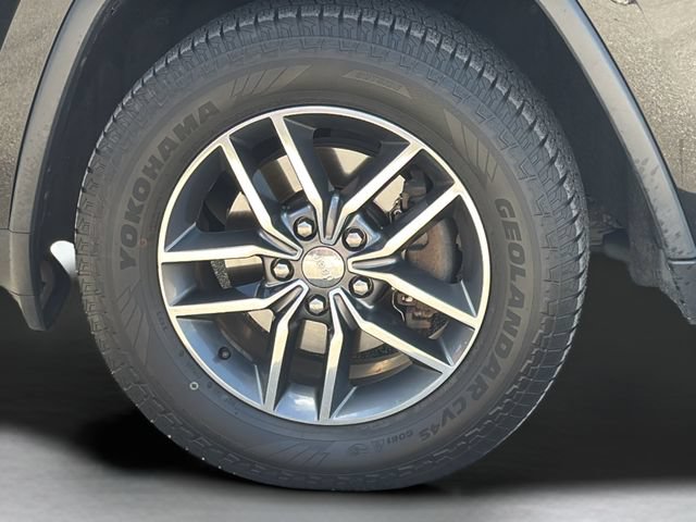 Used 2017 Jeep Grand Cherokee Limited AWD/4WD image 5