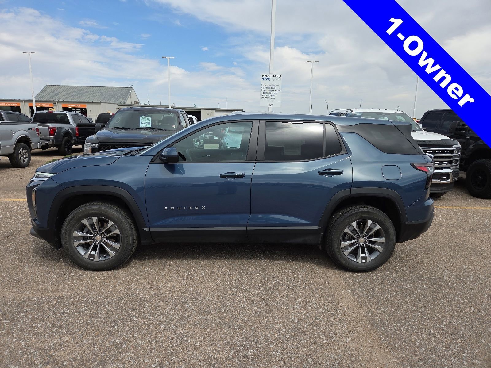 Used 2026 Chevrolet Equinox LT w/ Convenience Package II AWD/4WD image 2
