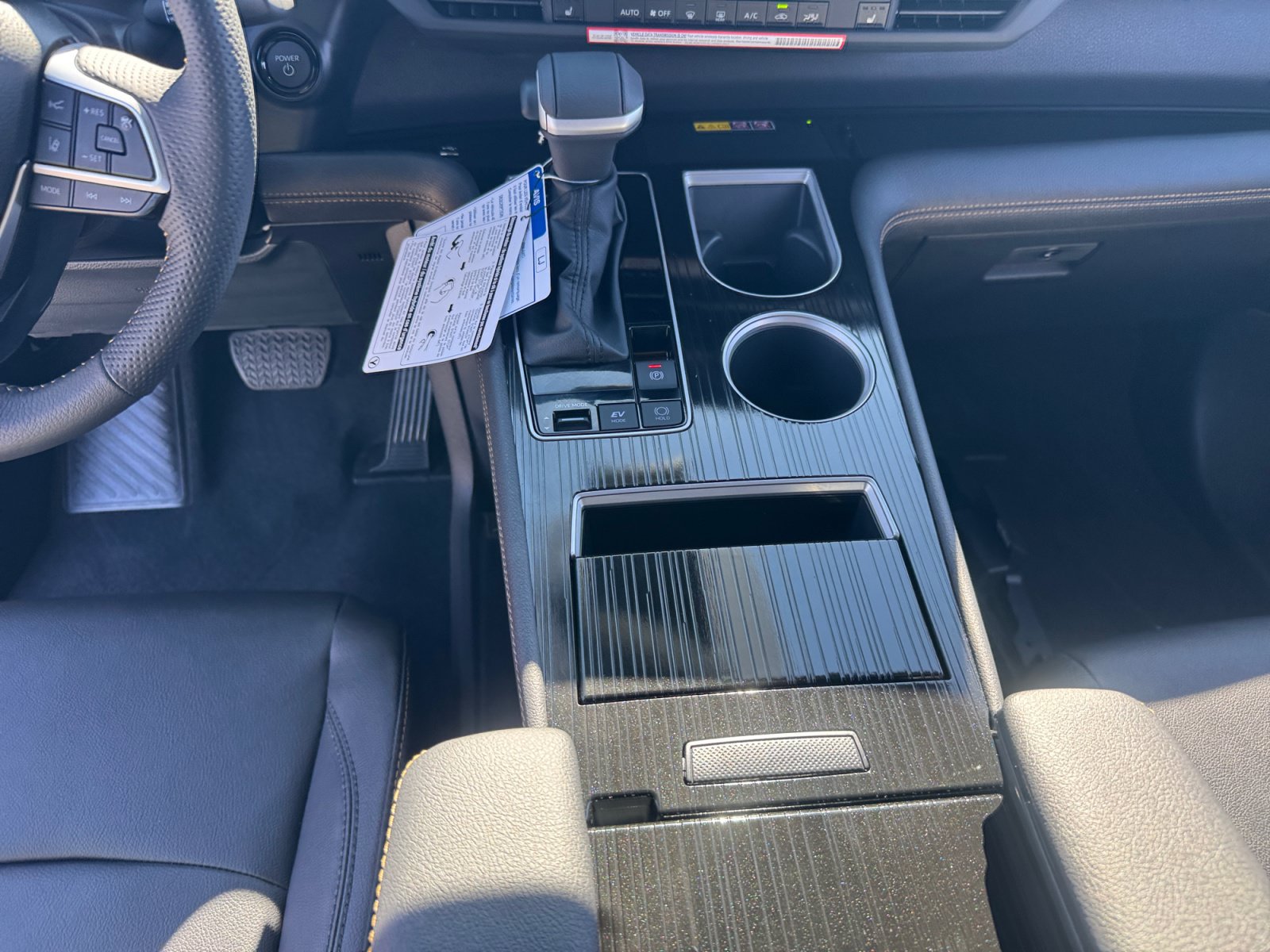 New 2026 Toyota Sienna XLE Woodland Edition AWD/4WD image 11