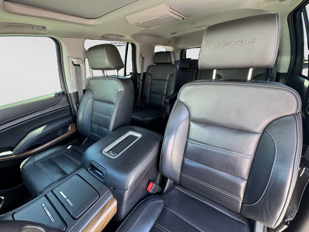 Used 2020 GMC Yukon Denali w/ Denali Premium Package AWD/4WD image 19