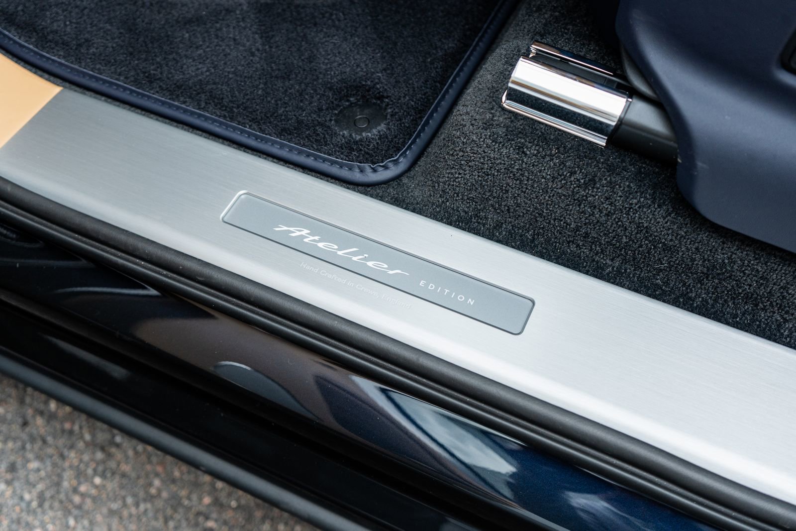 Used 2025 Bentley Bentayga image 31