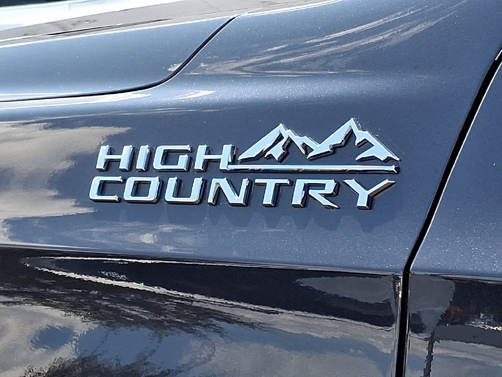 Used 2024 Chevrolet Tahoe High Country AWD/4WD image 29