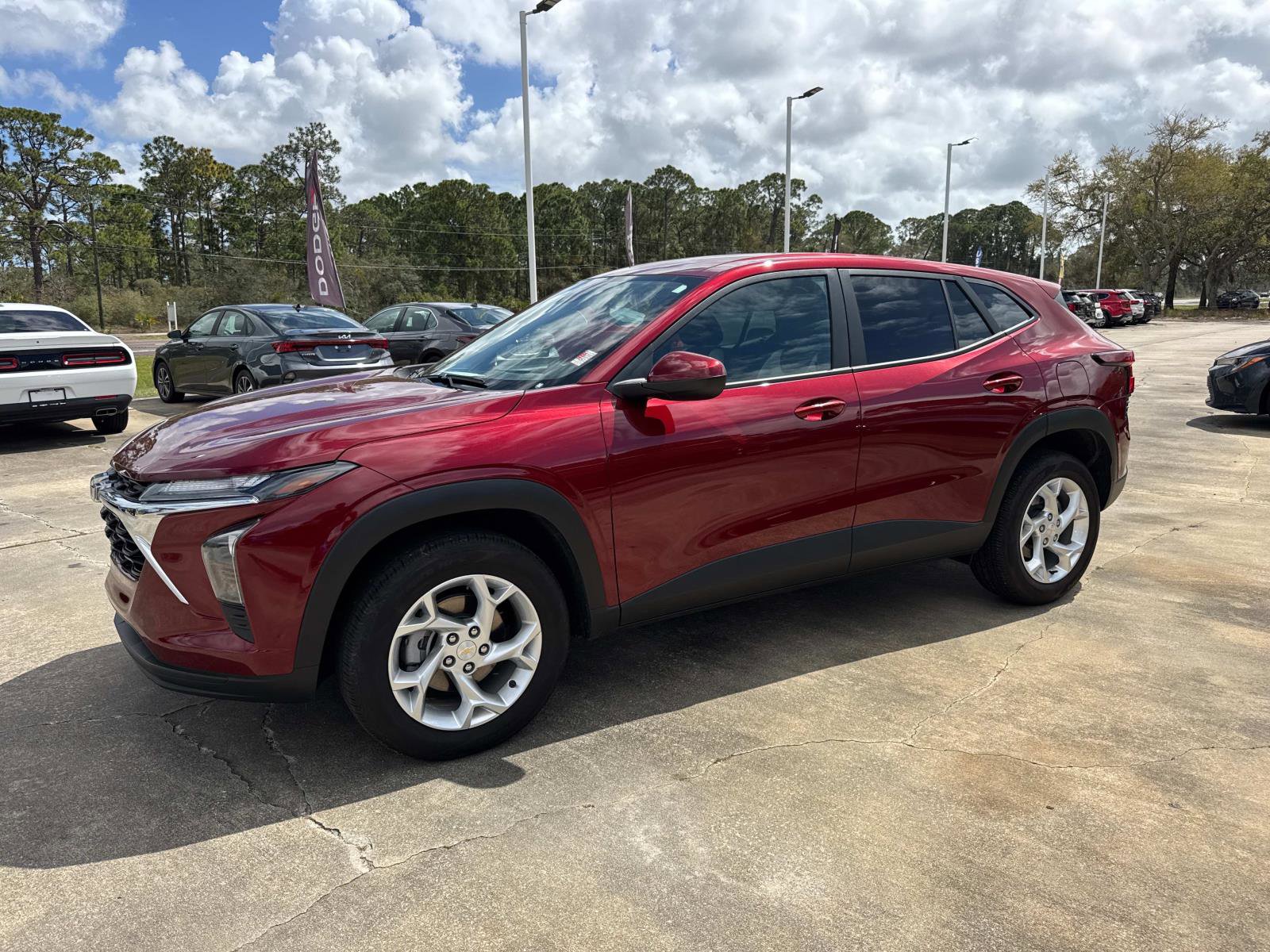 Used 2024 Chevrolet Trax LS w/ LS Convenience Package image 7