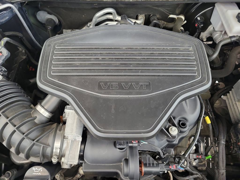 Used 2021 GMC Acadia SLT w/ Technology Package AWD/4WD image 10