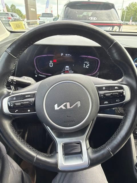 Used 2023 Kia Sportage EX AWD/4WD image 4