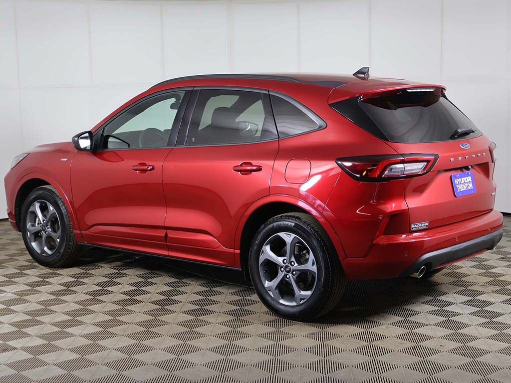 Used 2023 Ford Escape ST-Line w/ Tech Pack #1 AWD/4WD image 10