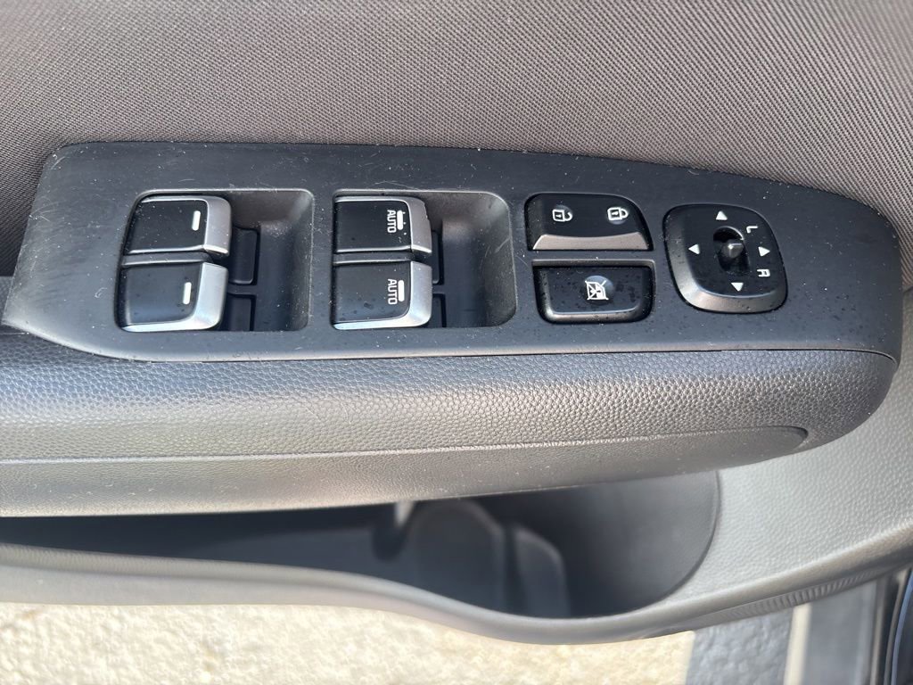 Used 2019 Kia Soul + FWD image 8