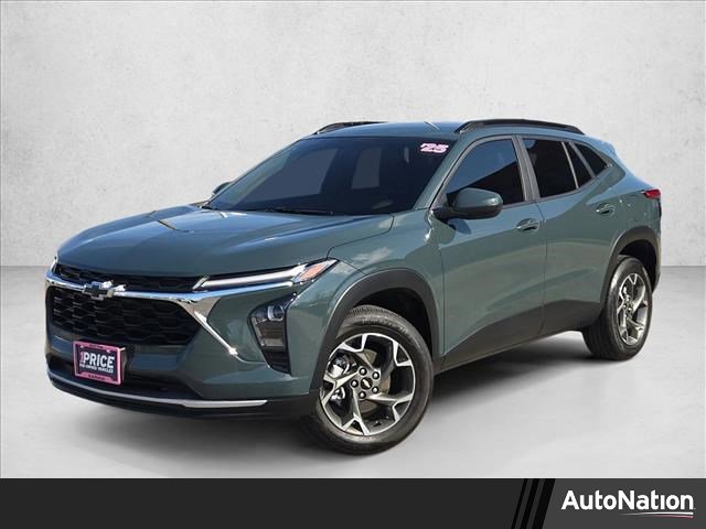 Used 2025 Chevrolet Trax LT