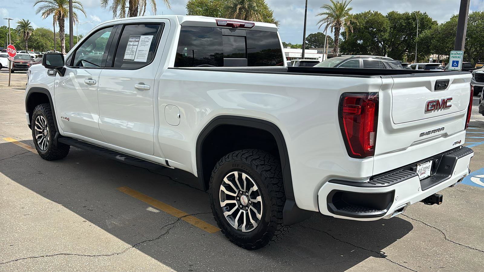 Used 2023 GMC Sierra 1500 AT4 w/ AT4 Premium Package AWD/4WD image 5