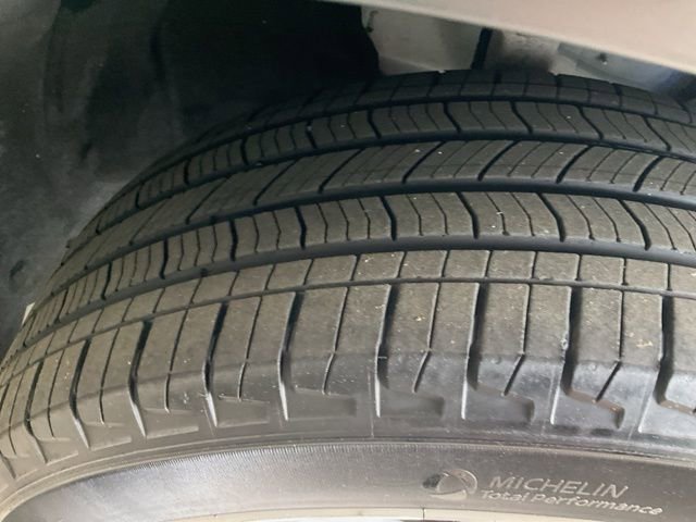 Used 2023 Jeep Grand Cherokee Limited image 29