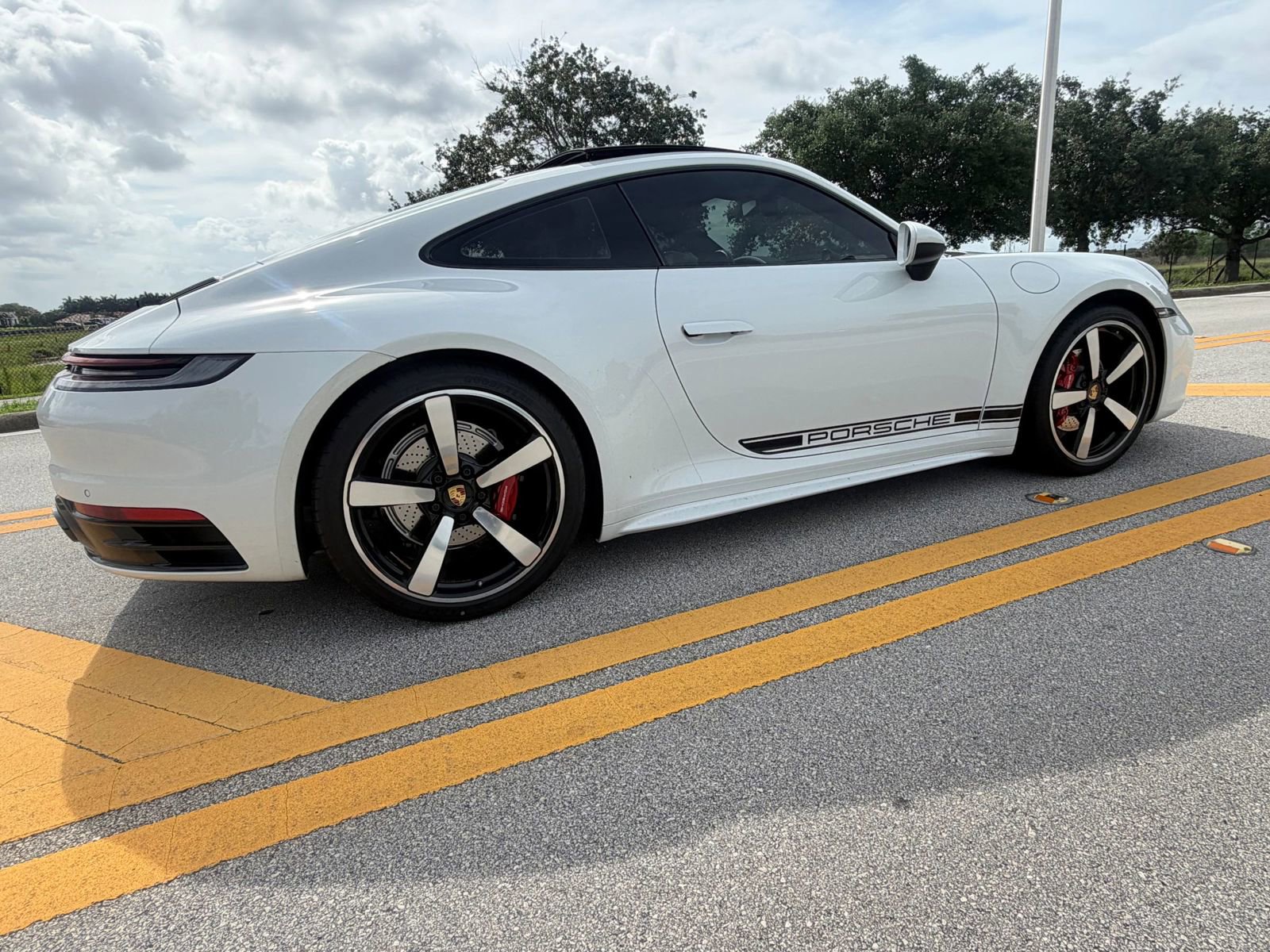 Used 2022 Porsche 911 Carrera image 7