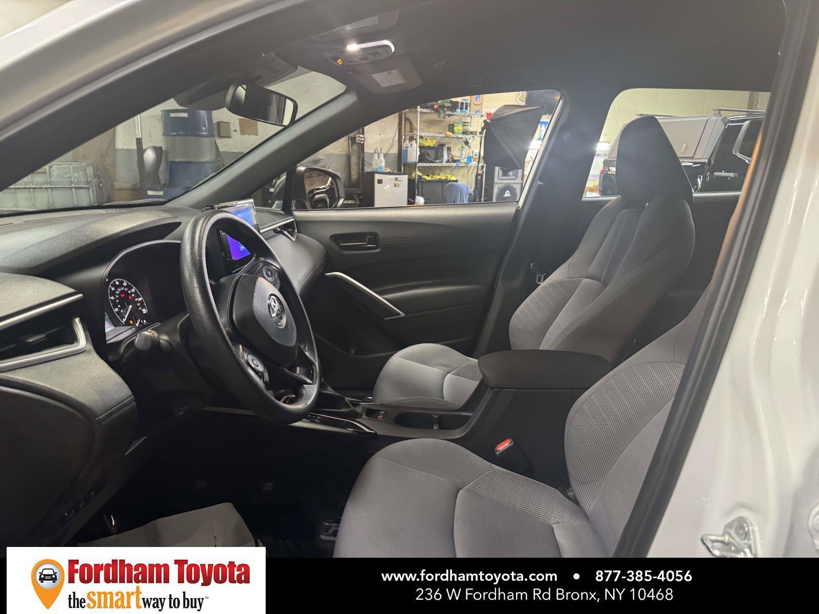 Used 2024 Toyota Corolla Cross AWD Hybrid image 17