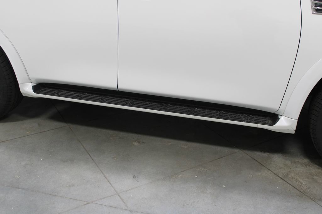 Used 2023 INFINITI QX80 Premium Select w/ Cargo Package image 11