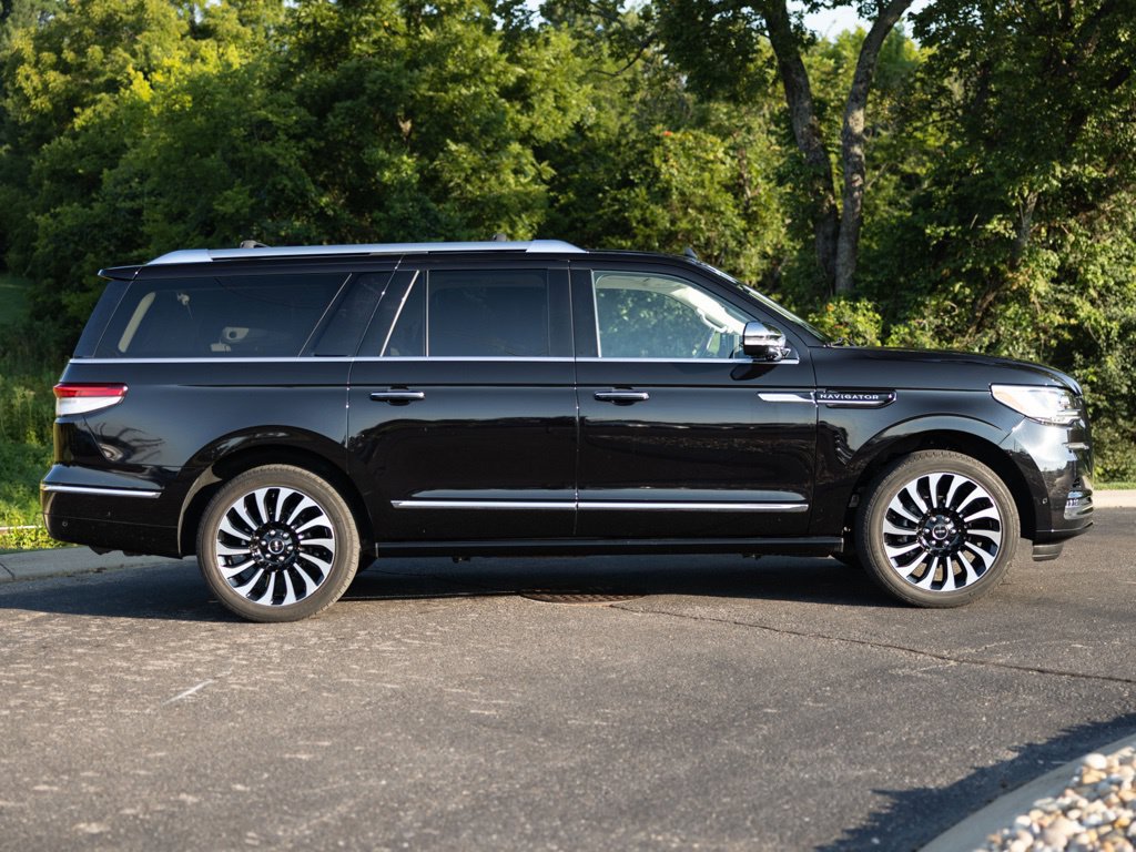 Used 2022 Lincoln Navigator L Black Label AWD/4WD image 8