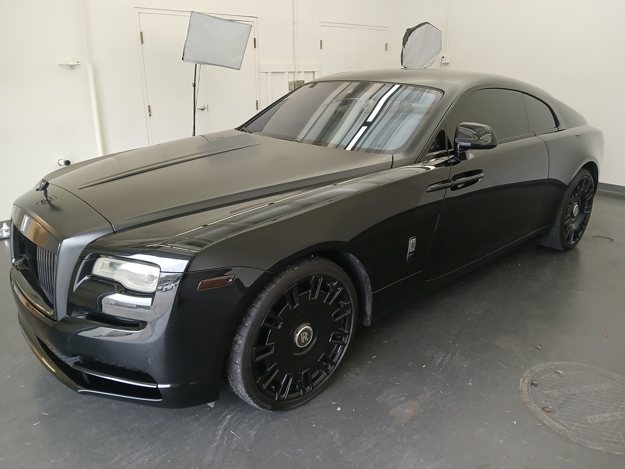 Used 2018 Rolls-Royce Wraith RWD image 5