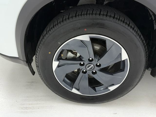 Used 2024 Nissan Rogue SV FWD image 7