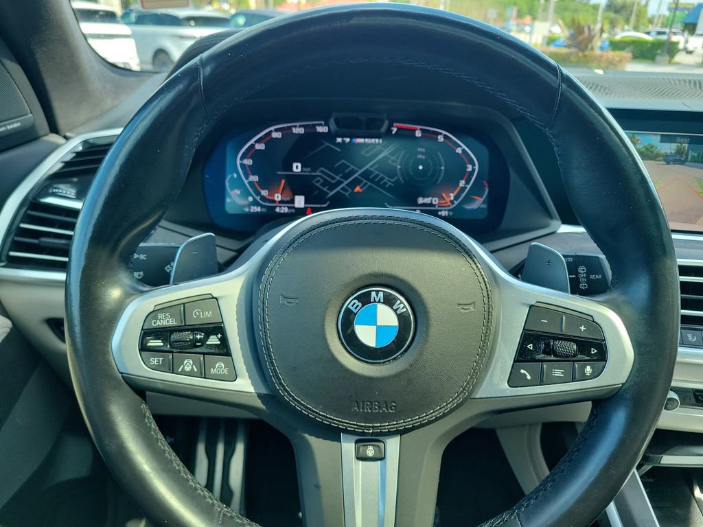 Used 2022 BMW X7 M50i w/ Dynamic Handling Package AWD/4WD image 30