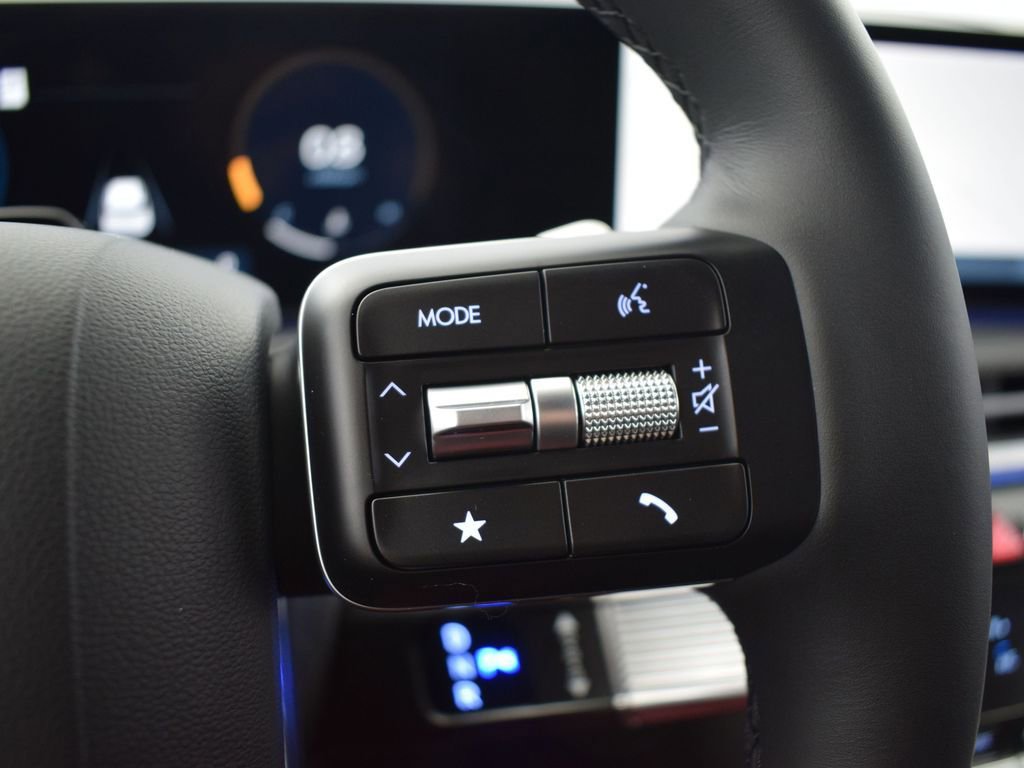 Used 2025 Hyundai Santa Fe Limited image 16