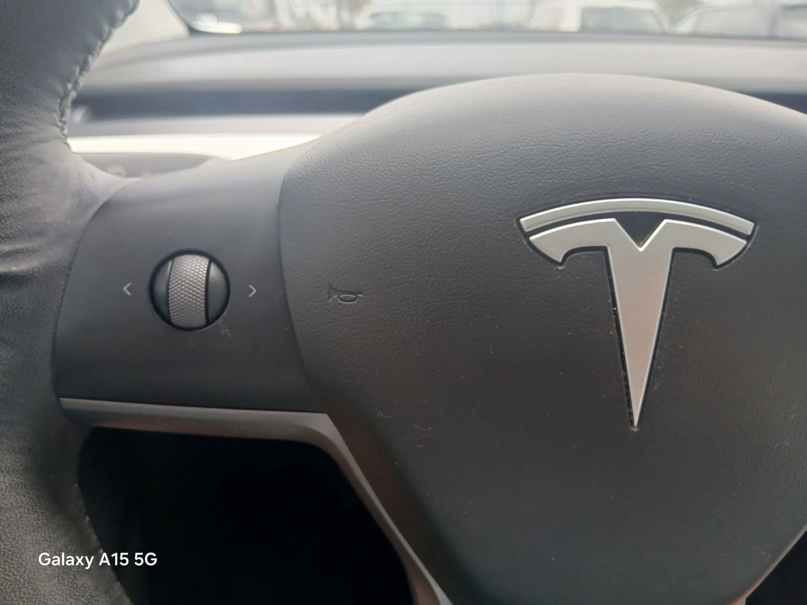 Used 2021 Tesla Model Y Long Range image 27