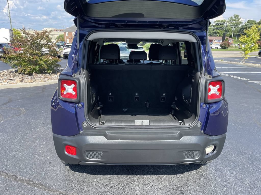 Used 2019 Jeep Renegade Latitude FWD image 34