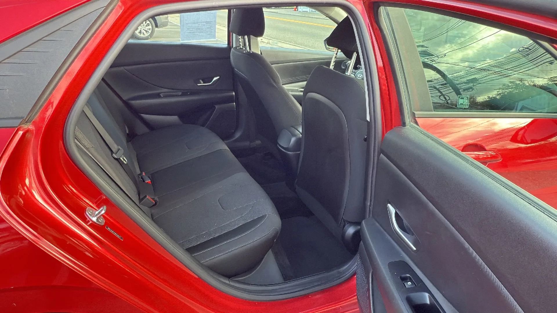 Used 2021 Hyundai Elantra SE image 26