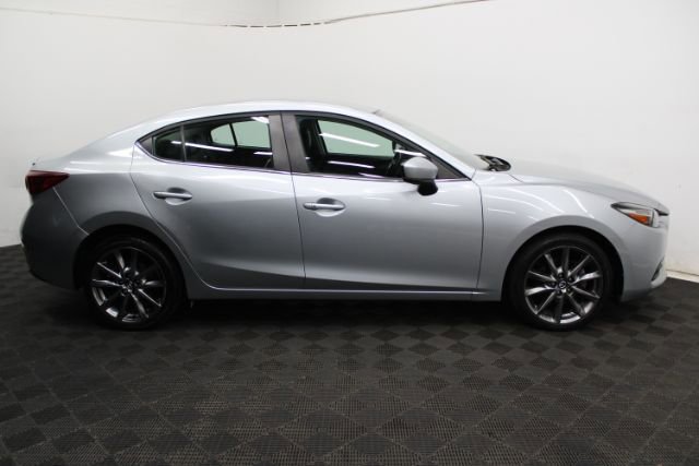 Used 2018 MAZDA MAZDA3 Touring FWD image 4