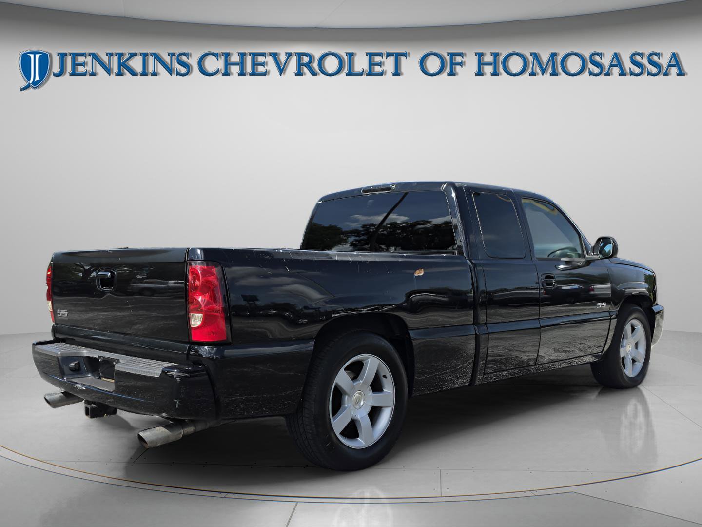 Used 2004 Chevrolet Silverado 1500 SS AWD/4WD image 3