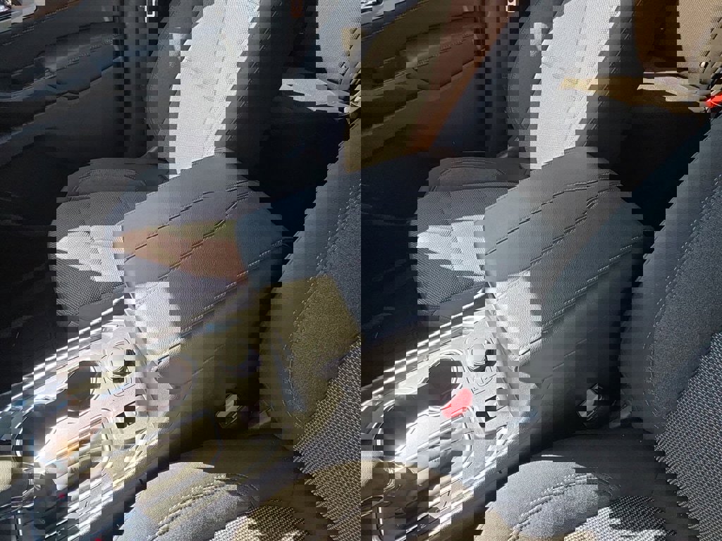 Used 2023 Chevrolet Traverse LT image 20