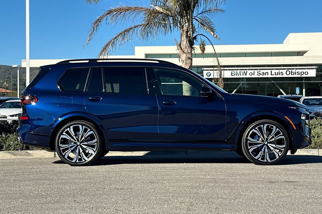 New 2026 BMW X7 M60i image 2