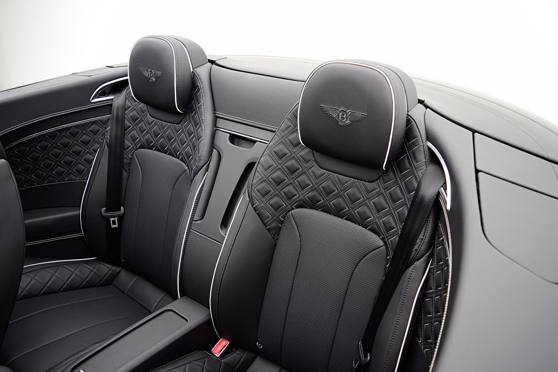 Used 2023 Bentley Continental GT Azure image 39
