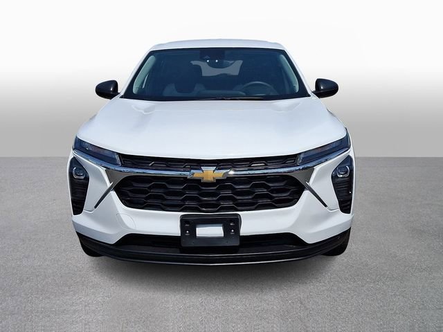 Used 2025 Chevrolet Trax LS image 2