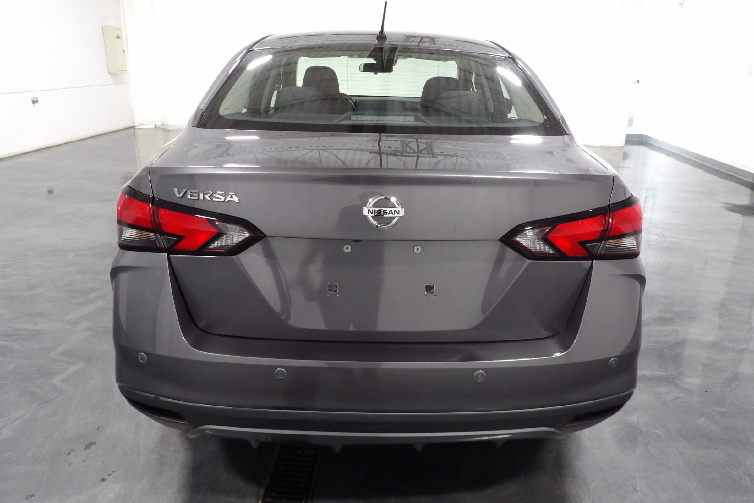Used 2020 Nissan Versa S image 5