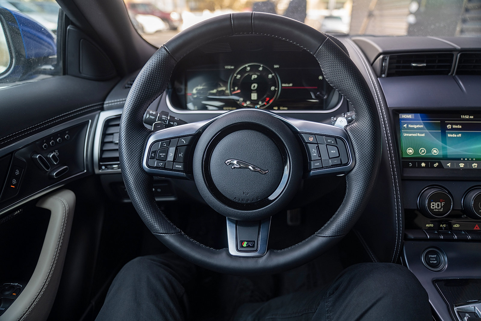 Used 2022 Jaguar F-TYPE R image 6