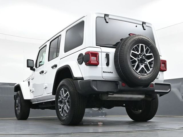 Used 2025 Jeep Wrangler Sahara image 33