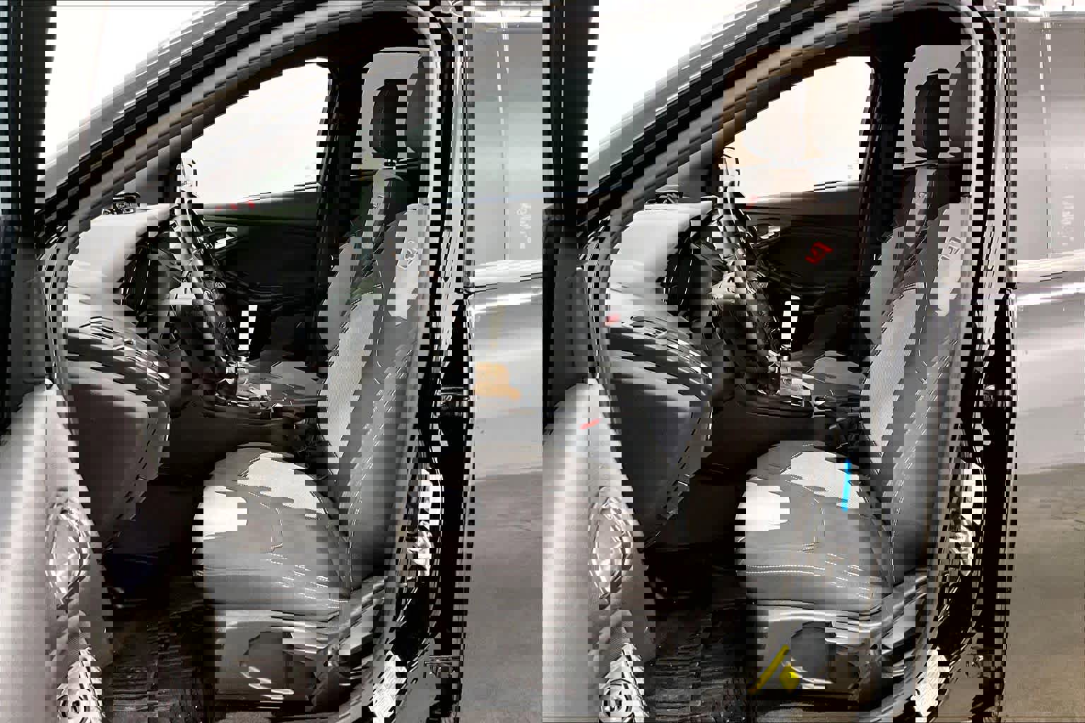 Used 2018 Ford Focus ST FWD image 8