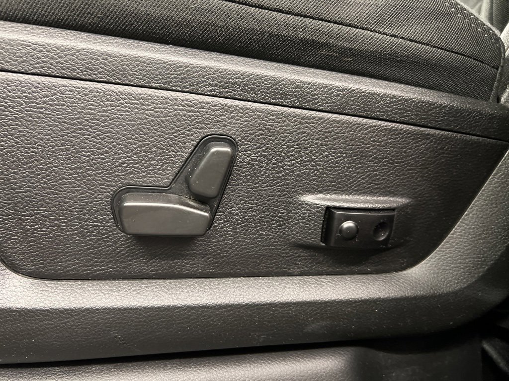 Used 2022 RAM 2500 Big Horn w/ Level C Equiment Group image 28