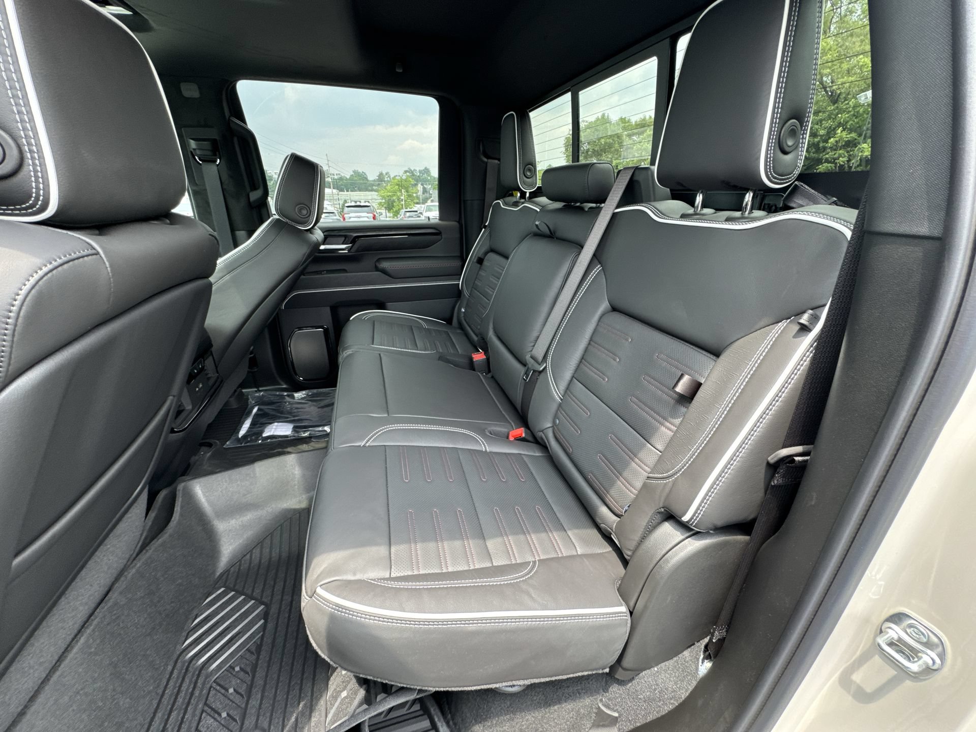 New 2026 GMC Sierra 2500 AT4X w/ AT4X AEV Edition AWD/4WD image 25