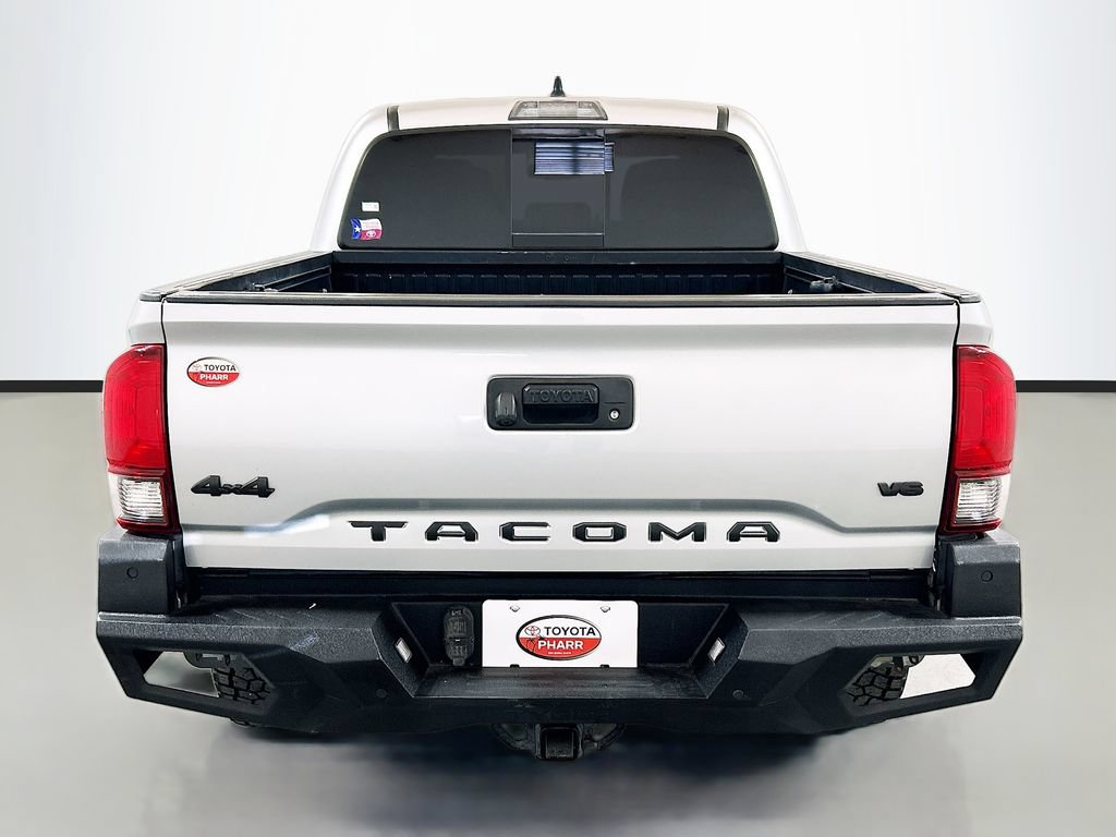 Used 2022 Toyota Tacoma SR5 AWD/4WD image 5